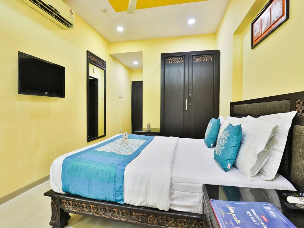 OYO 14549 Hotel Lotus Residency