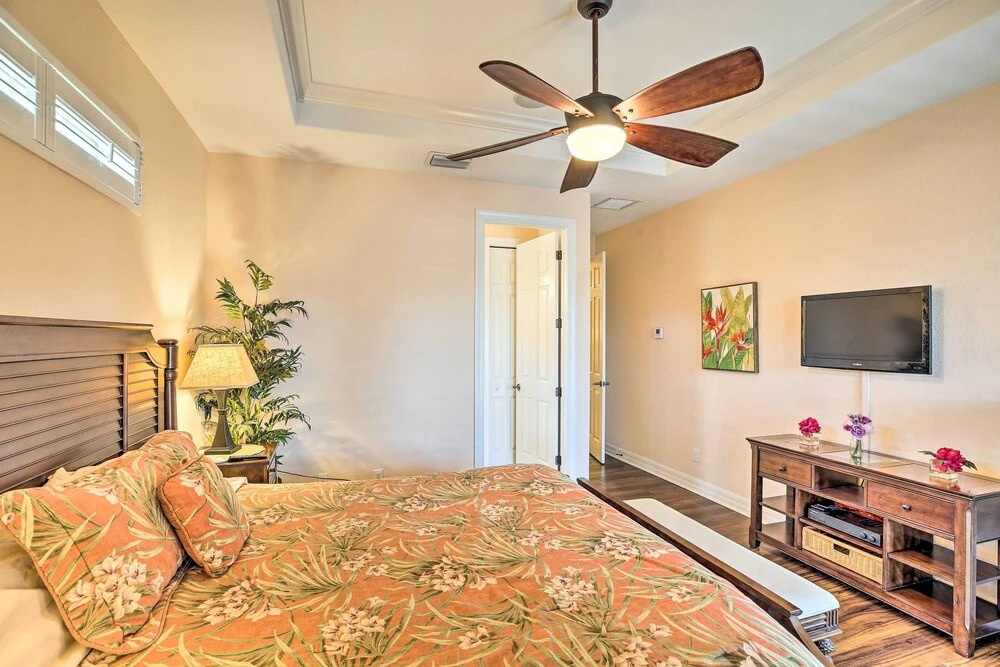 3 Mi to Downtown Cape Coral: Canal-Front Villa