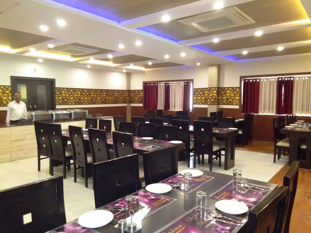 Hotel Karan Vilas