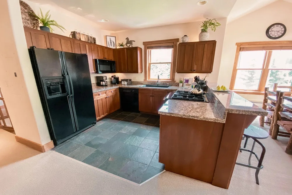 Red Hawk Townhomes 2338