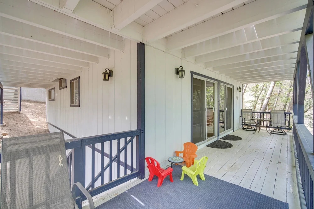 Lake Arrowhead Family Home w/ Game Room