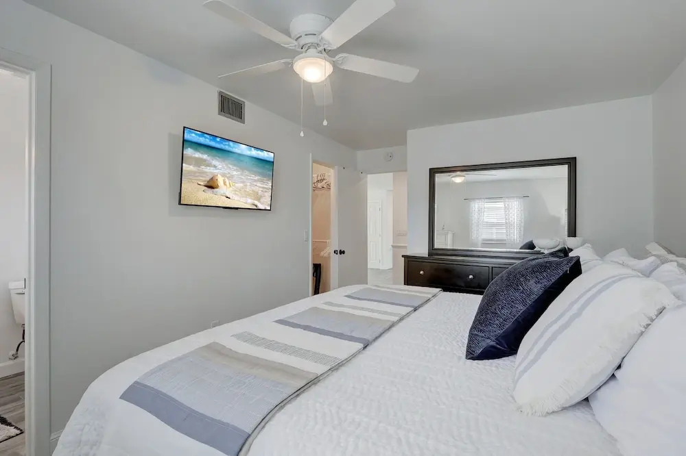 Luxury Pool Dog Friendly Central To Naples And Marco Island By Sky Run Naples 3 Bedroom Home