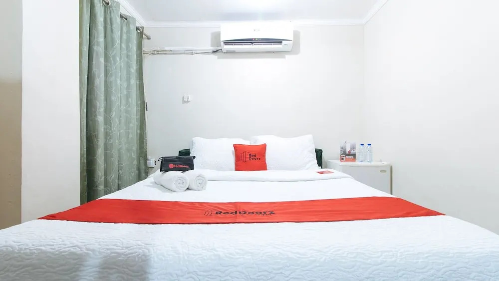 RedDoorz Plus @ Lagoon Beach Resort Zambales