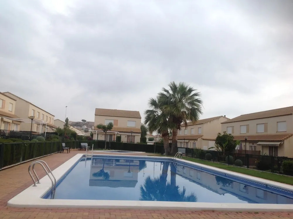 LET 4 U Nova Oropesa III