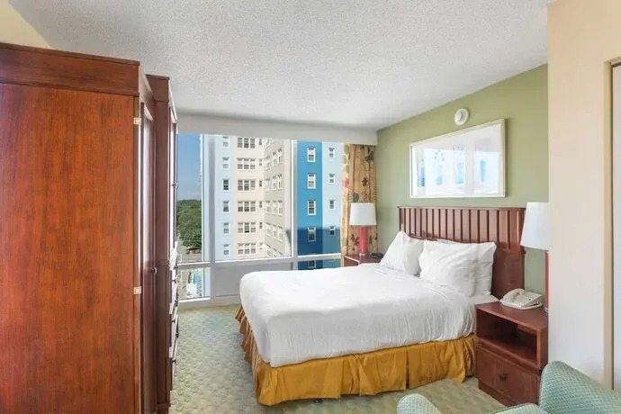 Mint Queensway Suites