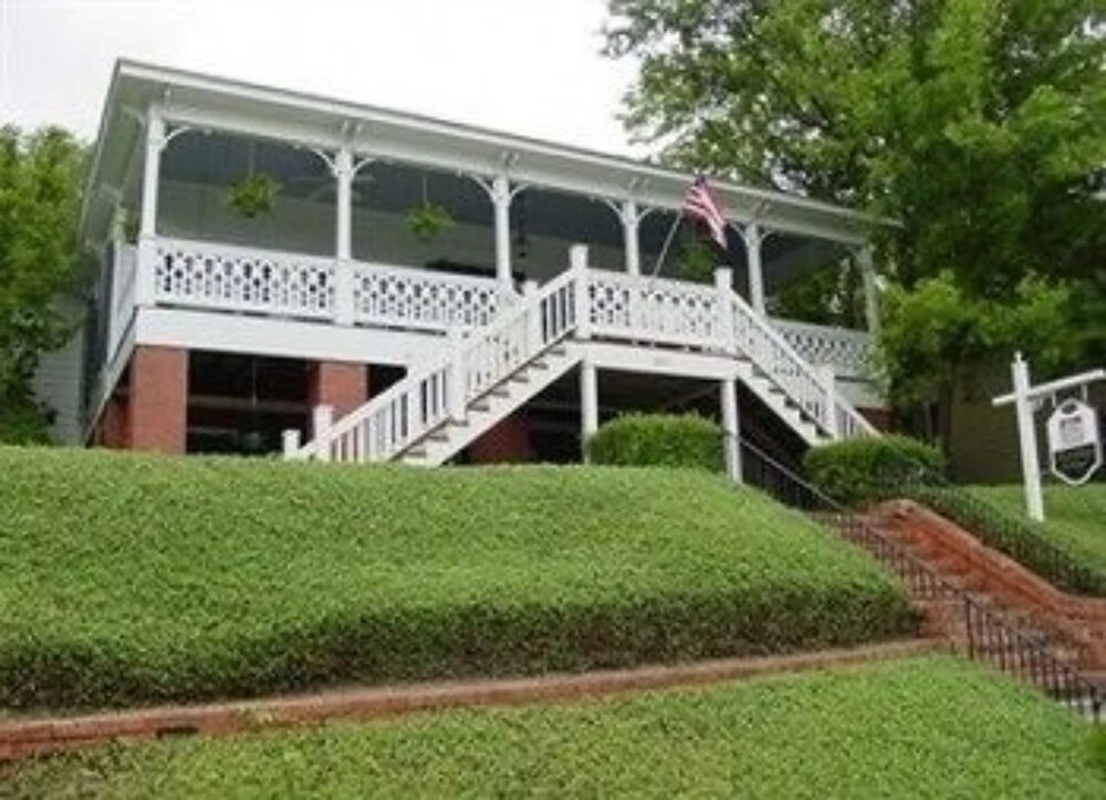 Red Bluff Cottage