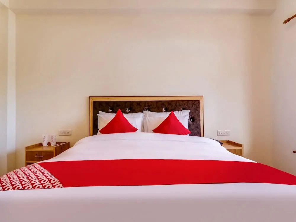 Oyo 38068 Sankar Residency