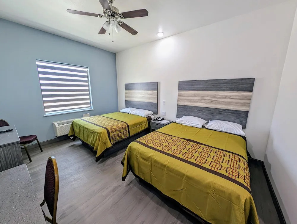 Texas Bungalows Hotel and Hotel Que at i35 Austin Pflugerville