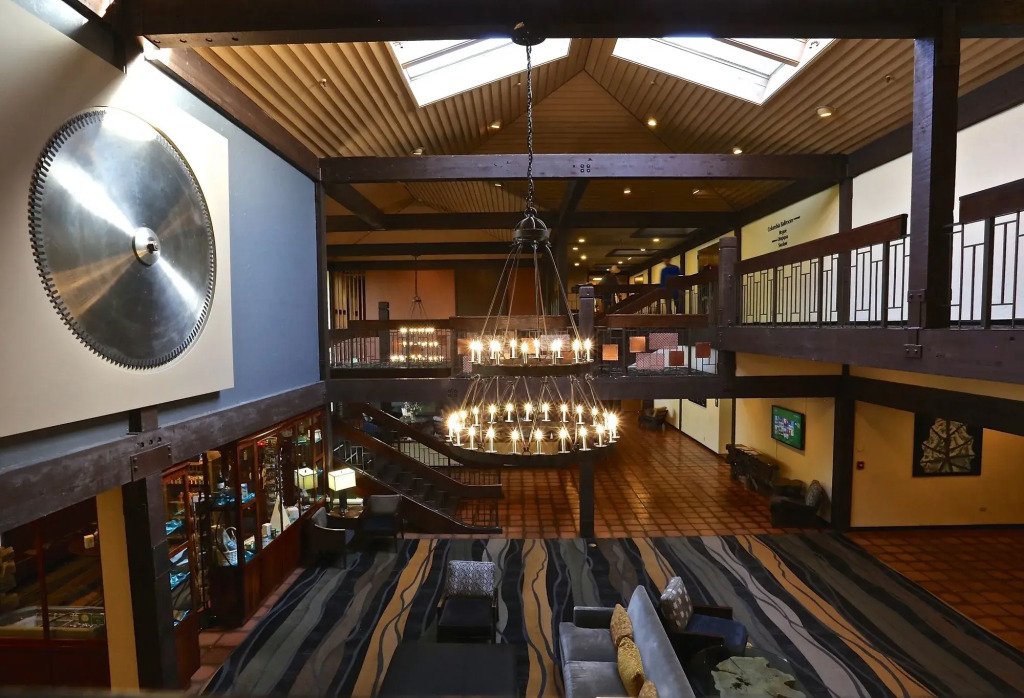 Valley River Inn