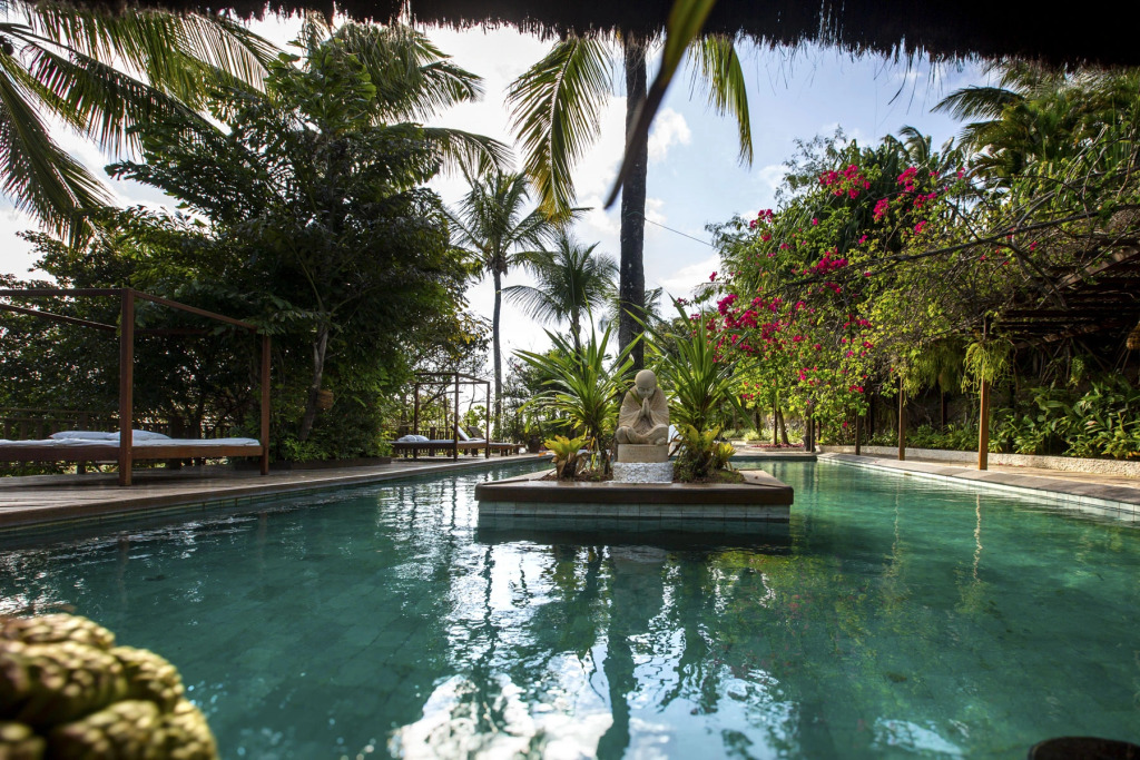 Sombra e Água Fresca Resort