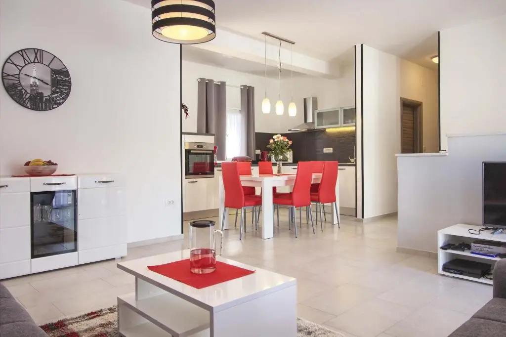 New villa Luna with private pool in Pula surrounded by greenery rented by WiiBuk