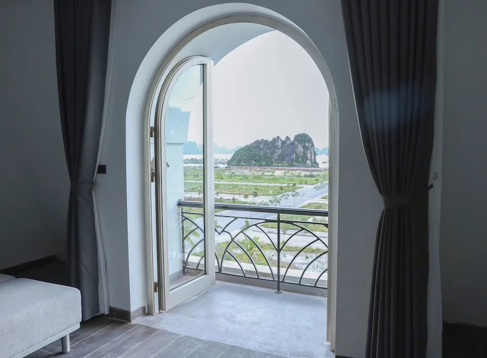 Ao Tien Harbour Boutique Hotel