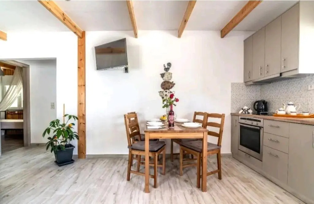 The Holiday House 3