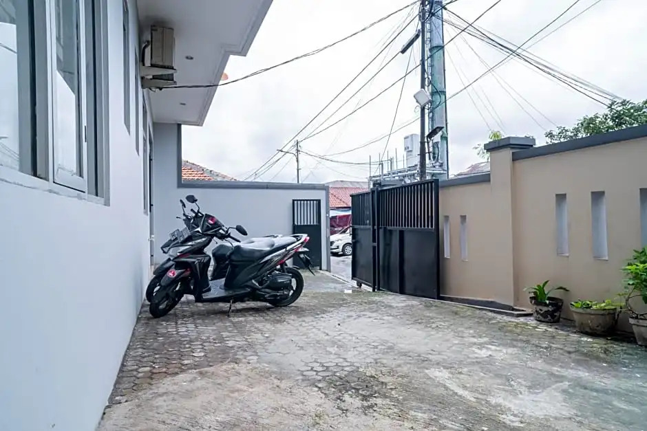 KoolKost Syariah near Universitas Moestopo Bintaro
