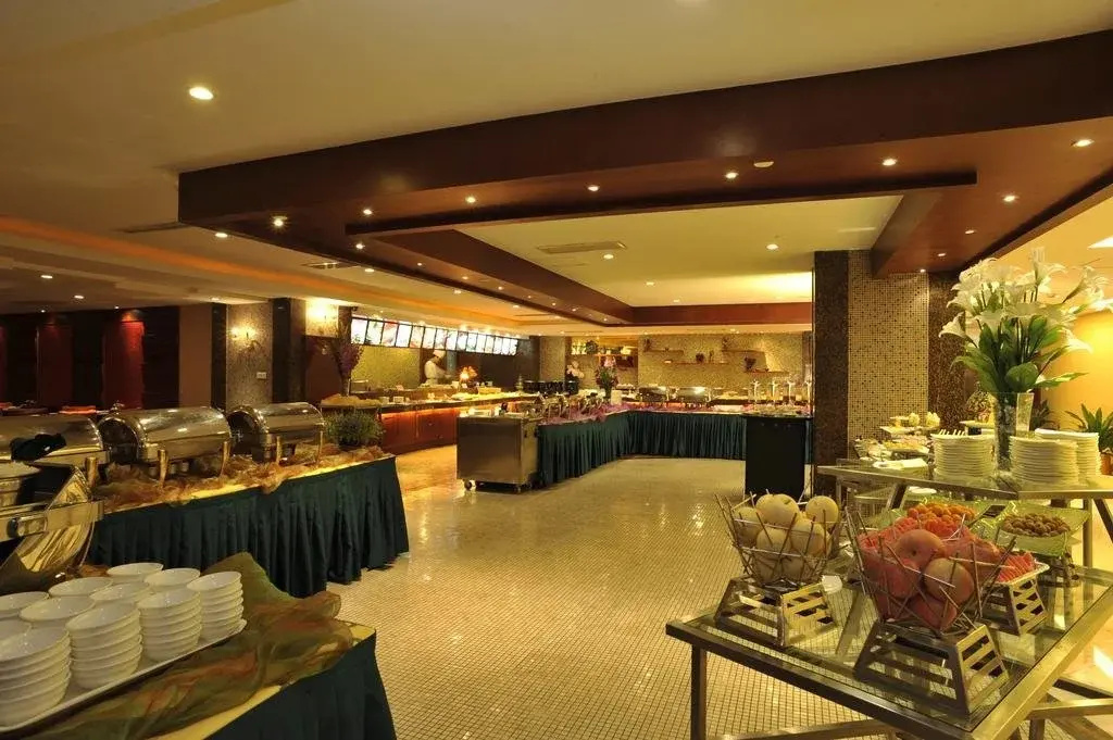 Yining Huarui Business Hotel