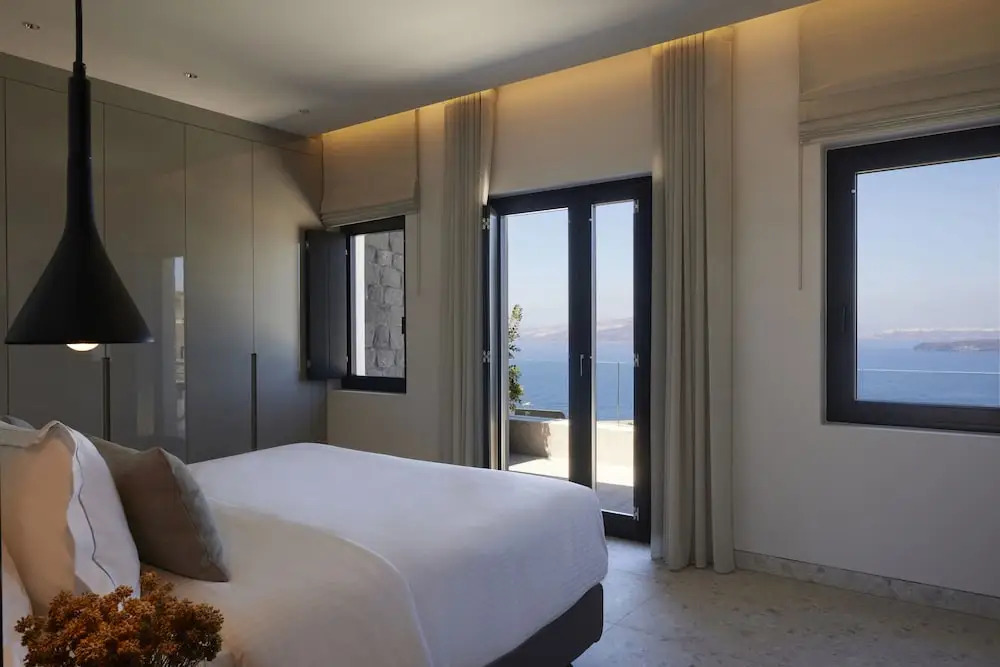Aernia Suites & Art