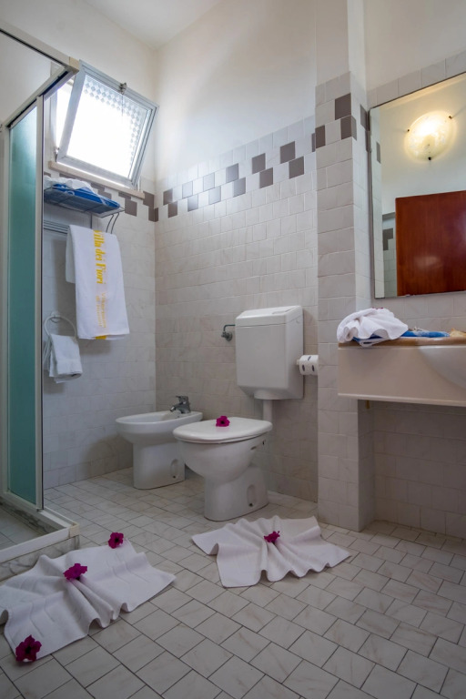 Hotel Villa dei Fiori - sul mare con piscina