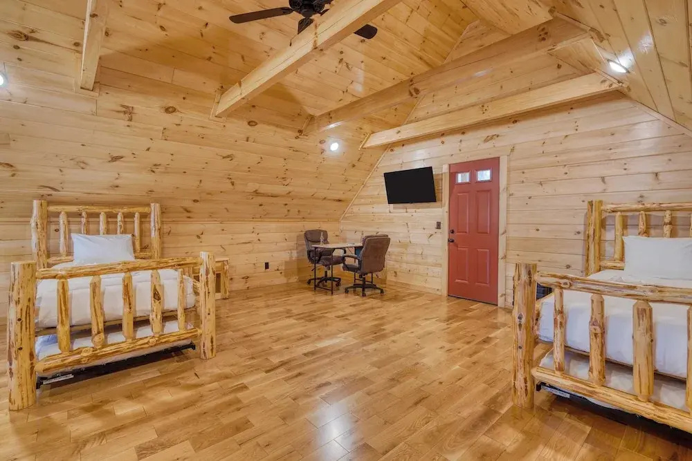 Hot Tub + Foosball Access to Pool, Tennis, Gym Chill'n in the Smokies