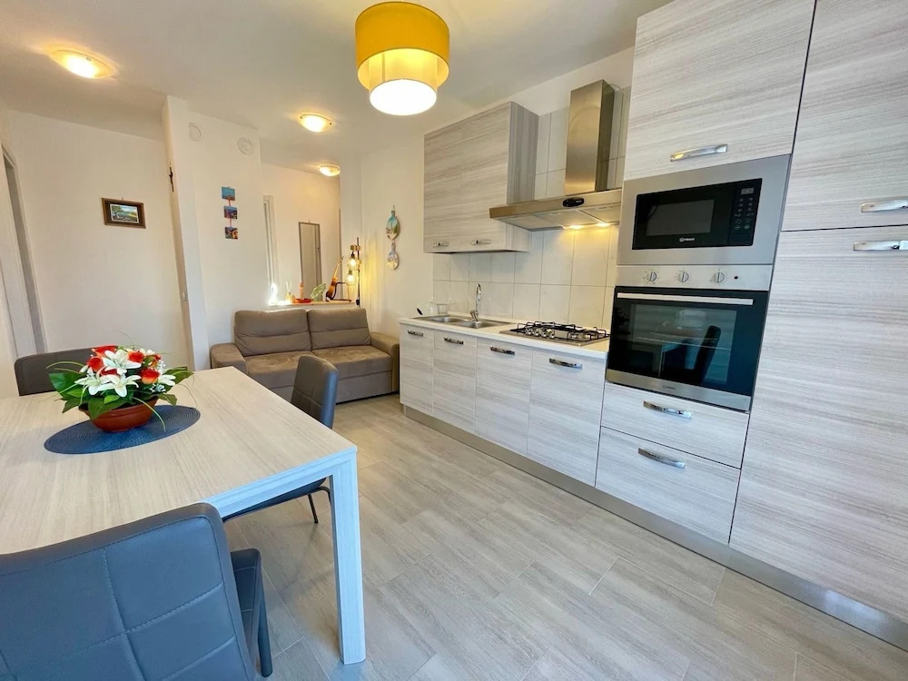 Bright Apartment With Balcony