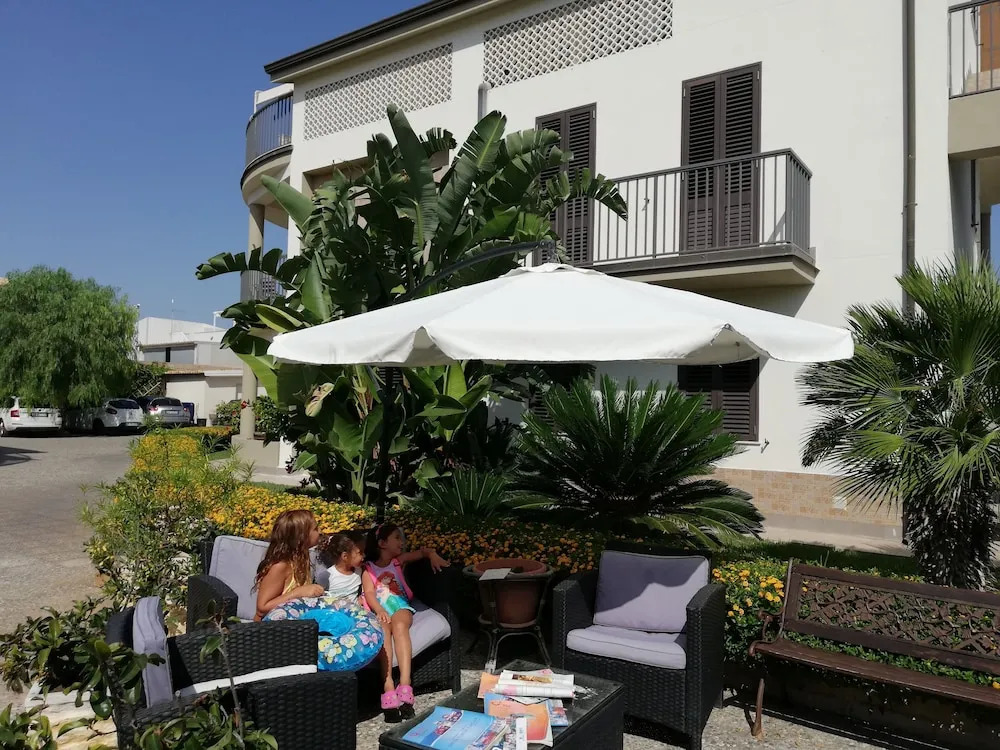 IL MELOGRANO RESIDENCE MARZAMEMI