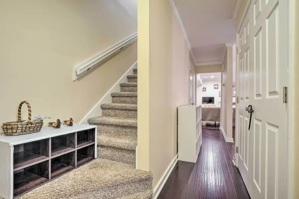 Tree-lined Durham Townhome: Close to Parks!