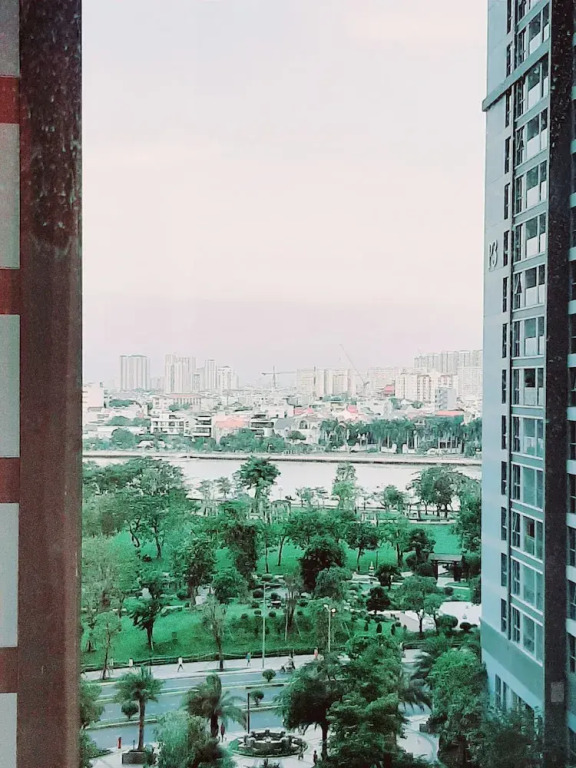 Spacious Modern 4-bed 140sqm Vinhomes Apartment