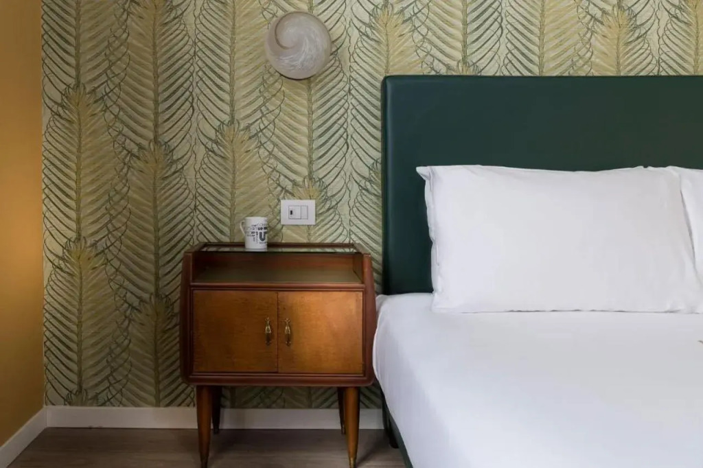 Up Hotel