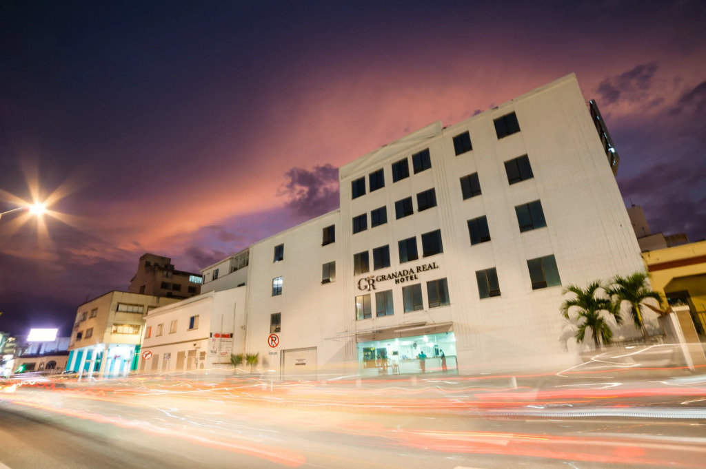 TAMA Hotel Granada Real Cali