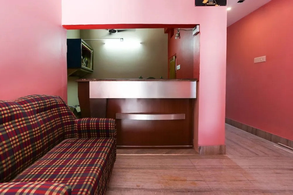 Spot On 38541 Nirmalyas Maharaja