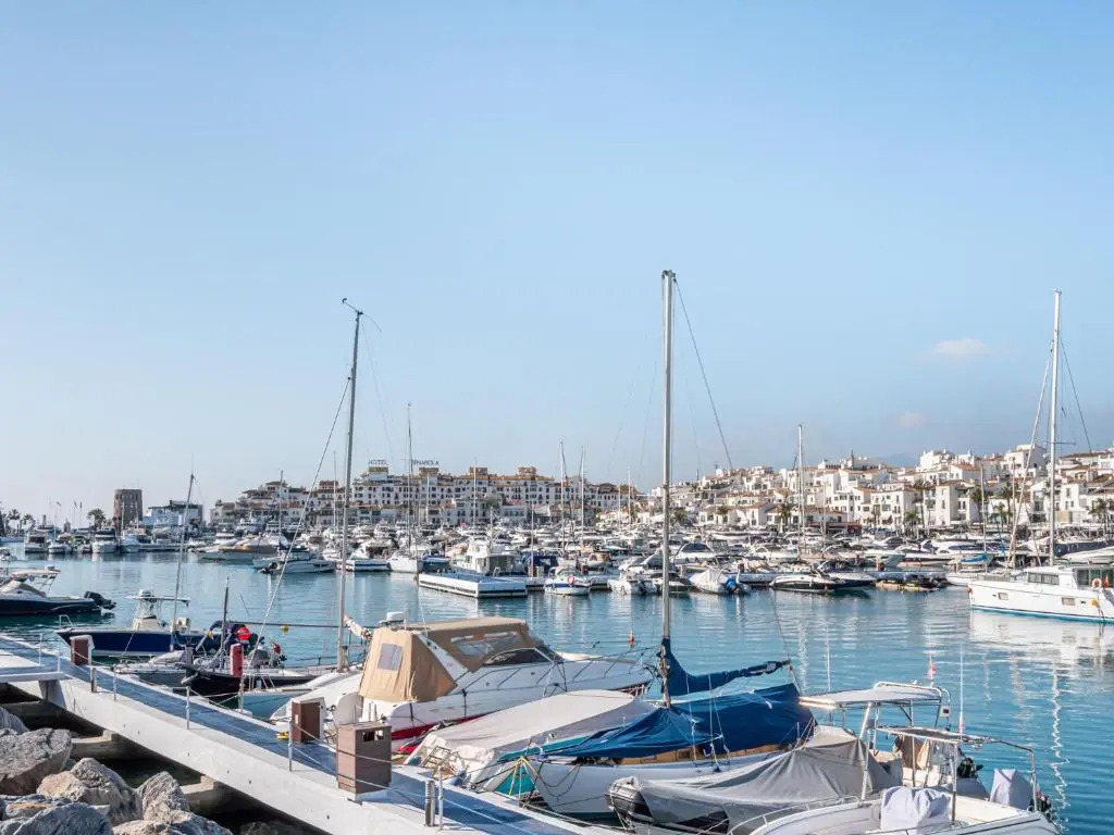 Beautiful 2 bed Apt with amazing views - RDR203