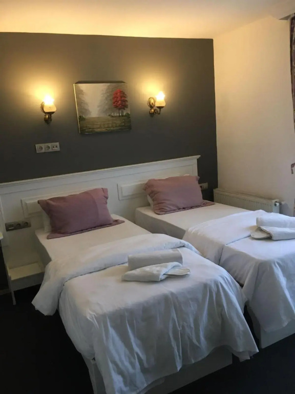 Uckale Hotel