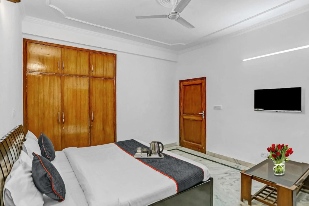 OYO Townhouse 1071 Hotel Metro Inn Residency