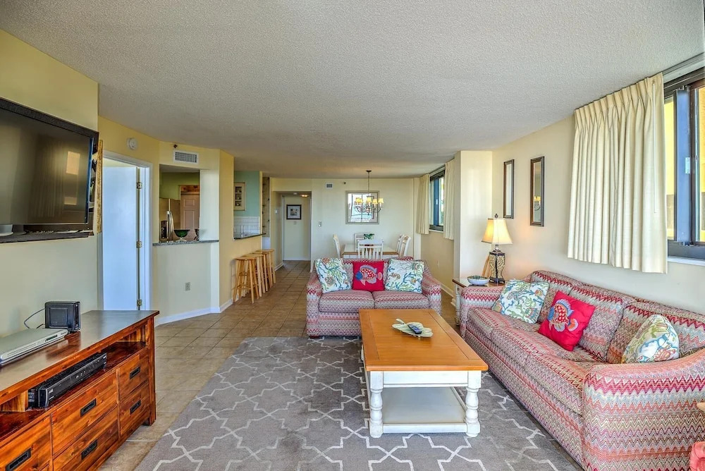 Sea Winds 101 3 Bedroom Condo