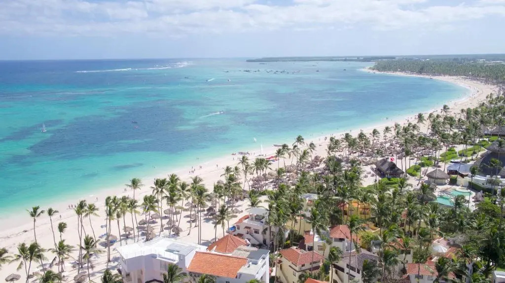 Tropical Villas at Los Corales Beach