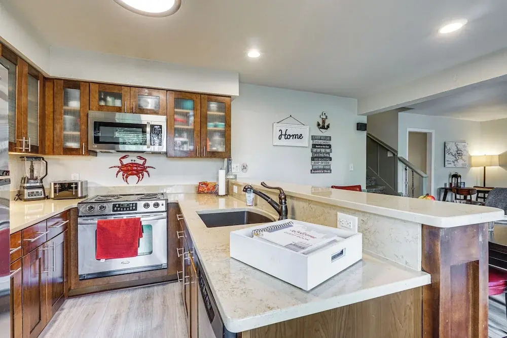 Osage Beach Home: Deck, Pool Access