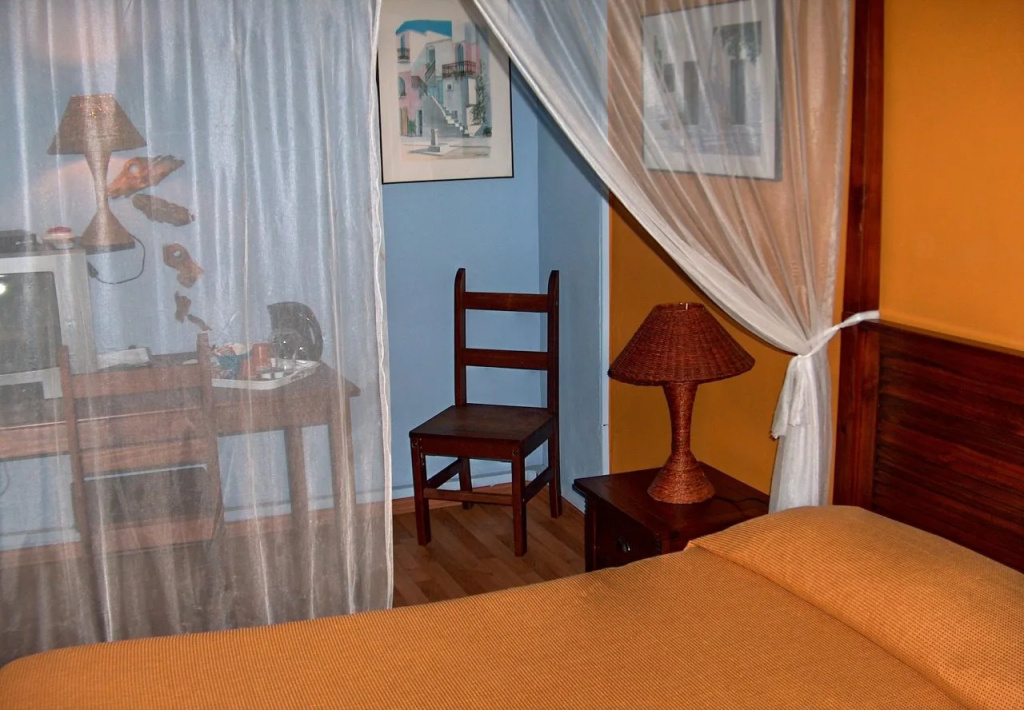 Holland International Rooms