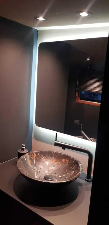 B&B Euphrate Houseboat