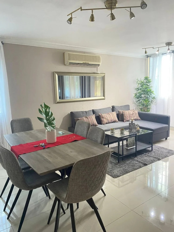 "park / Smart Tv / Wifi / Parking / Elegant / Sofa"