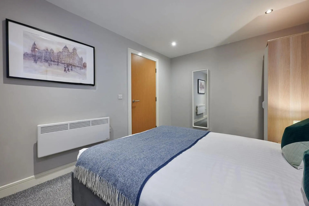 Beautiful Central 2 Bed Apt - L1s Doorstep