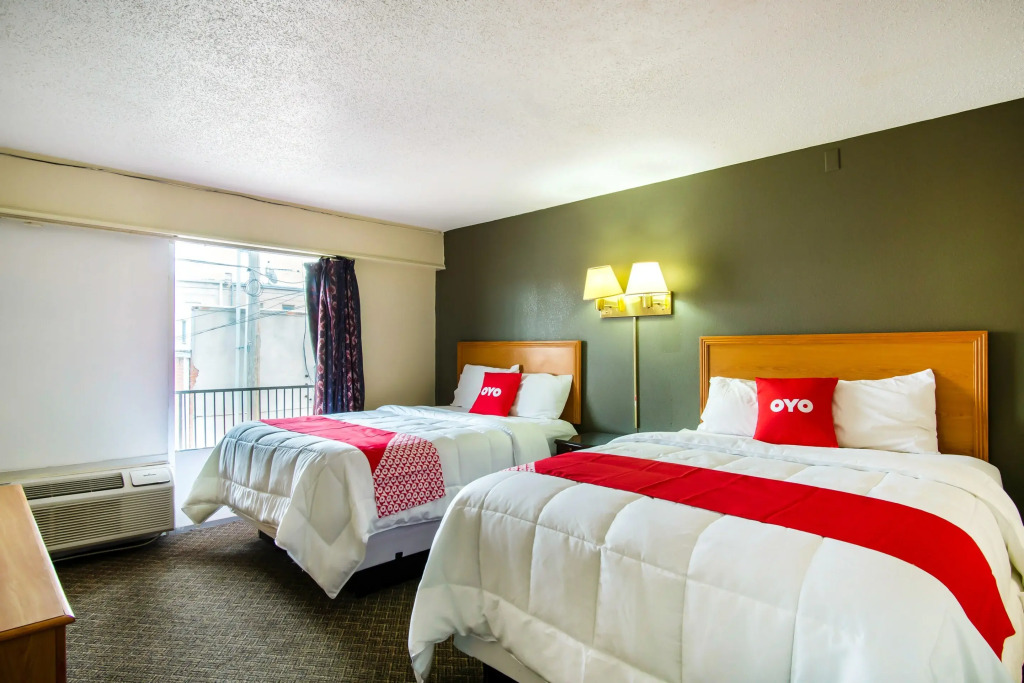OYO Hotel Hutchinson West 4th Ave