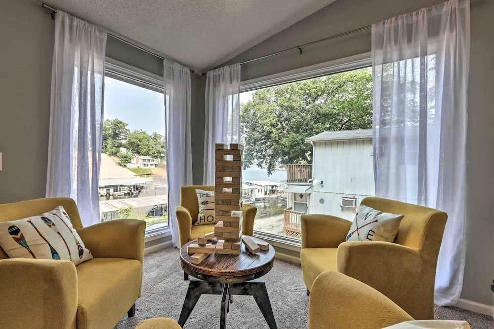 Osage Beach Family Hideaway on No-wake Cove!