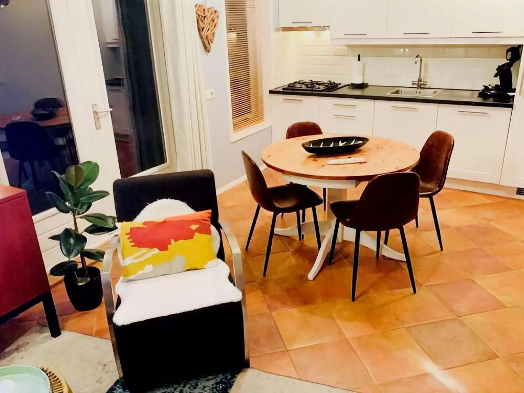 Attractive holiday residence in De Koog, a stone's throw from the beach