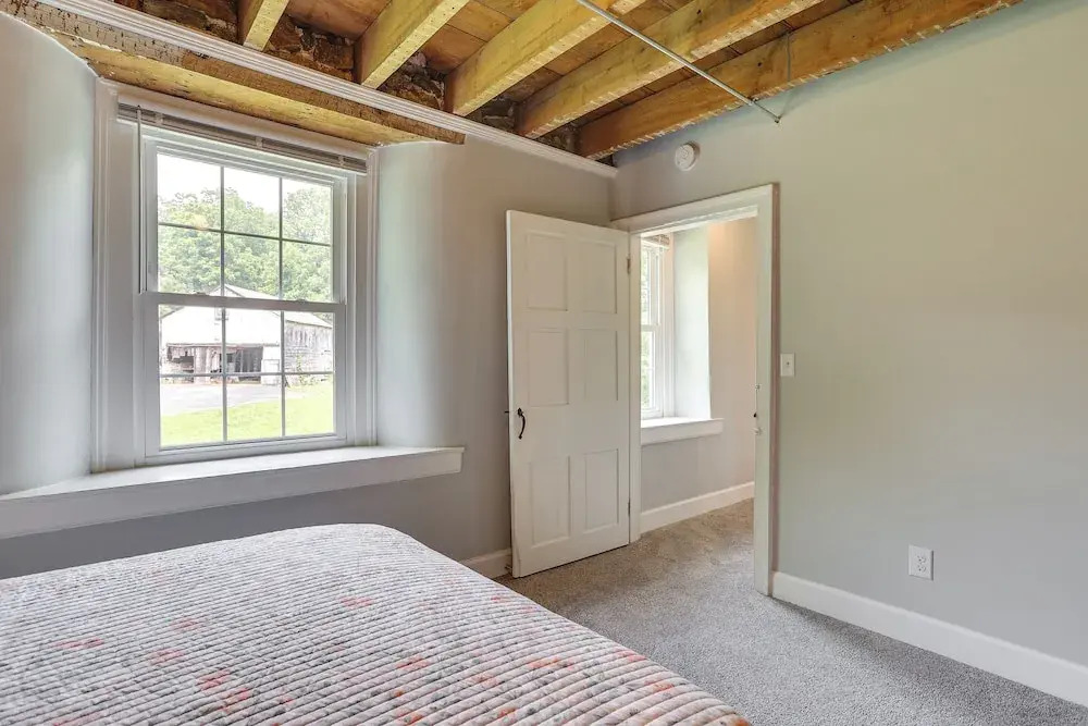 Large Historic Home in Pennsylvania Dutch Country!