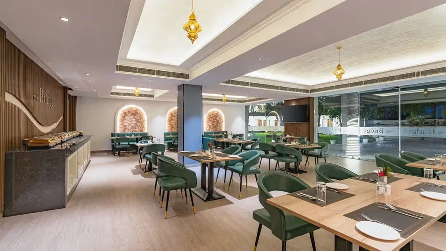 Clarks Inn Bichpuri, Agra