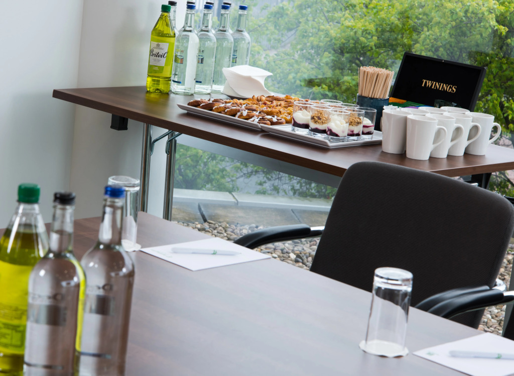 Holiday Inn London West by IHG