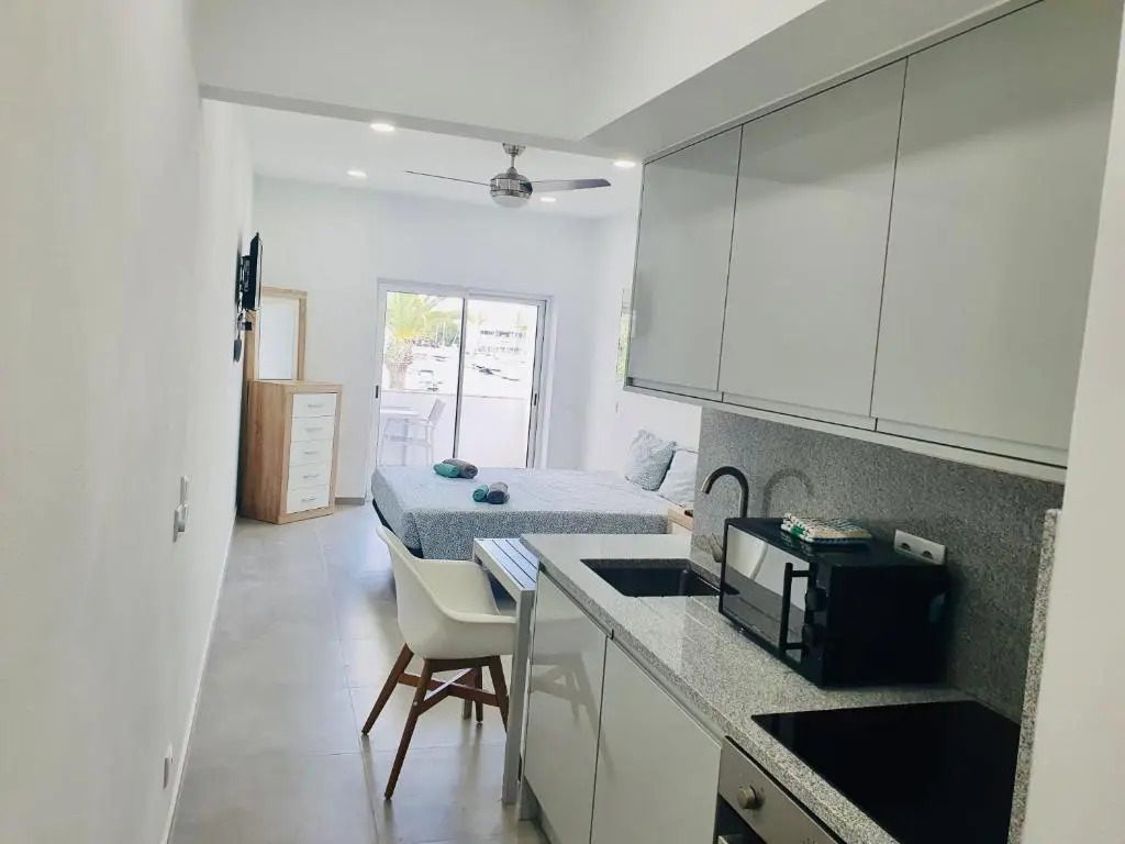 Central Lagos apt With Marina Views Near Beaches