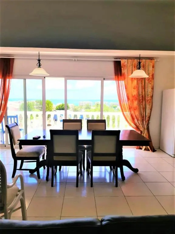 Myriam and Frank Residence