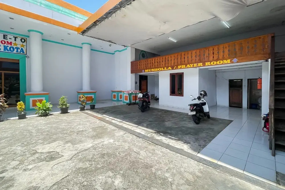 Urbanview Hotel Grand Seven One Kota