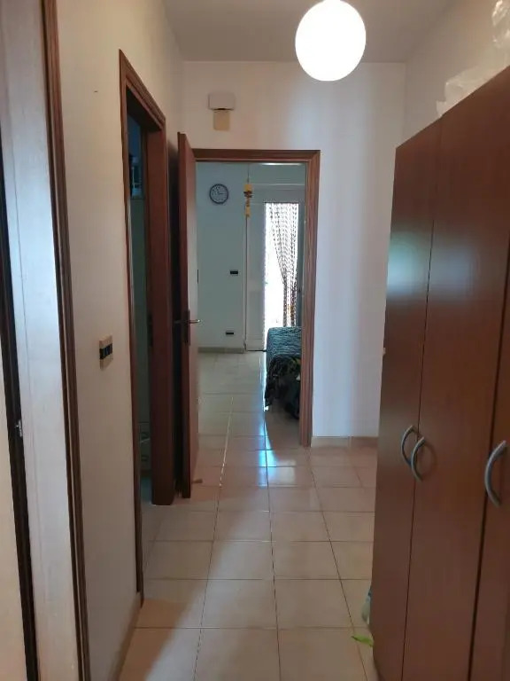 San Giorgio (Me) Comodo appartamento a 100 metri dal mare in elegante residence, 4/5 posti letto, parcheggio privato.