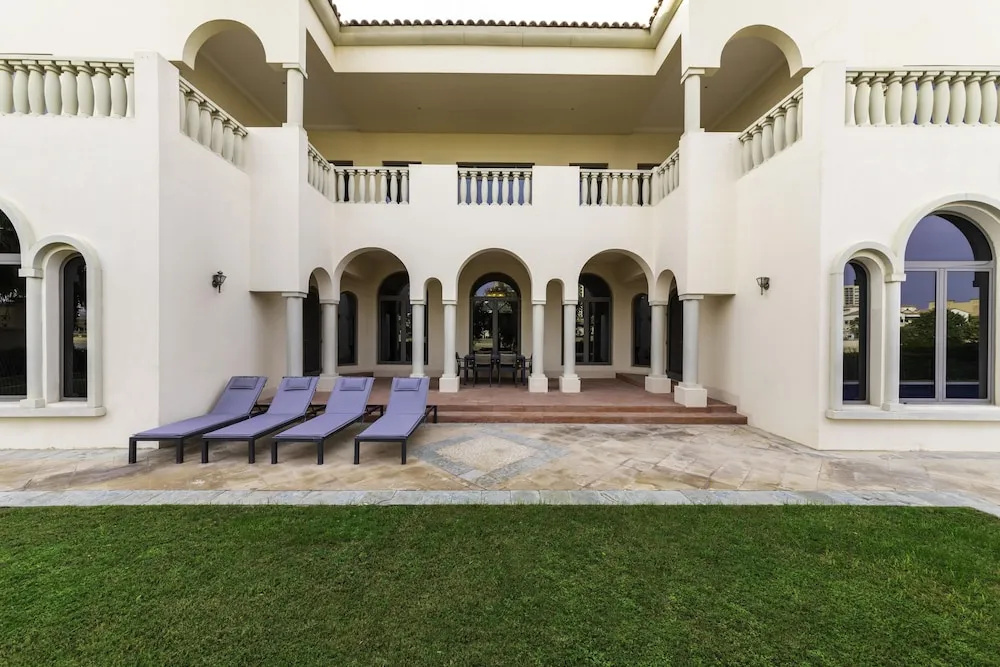 Maison Privee - Private Pool & Beach Access Villa with Cinematic Vws